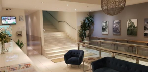  The Grand Motel  Гриффит